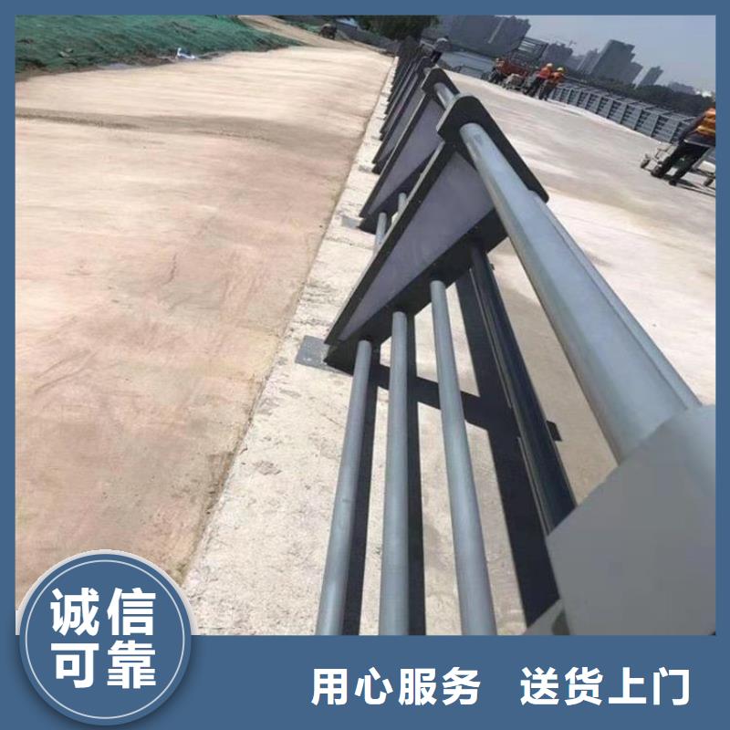 为品质而生产[展鸿]镀锌方管桥梁防护栏造型简单