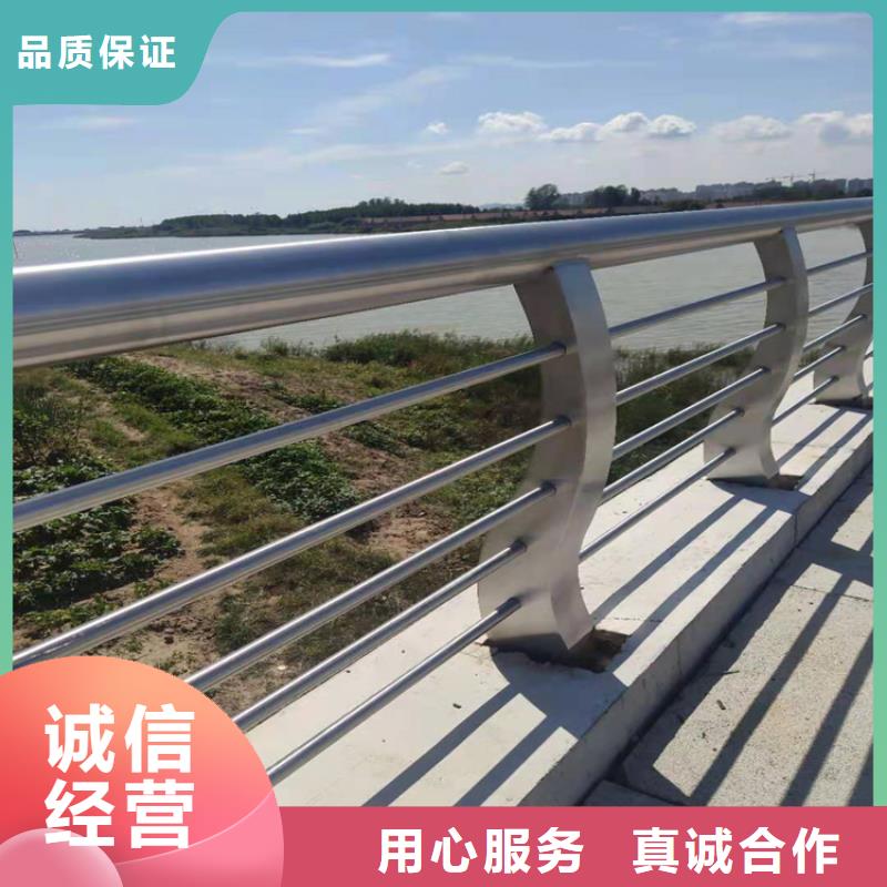 厂家货源稳定(鑫桥达)不锈钢复合管道路护栏公司