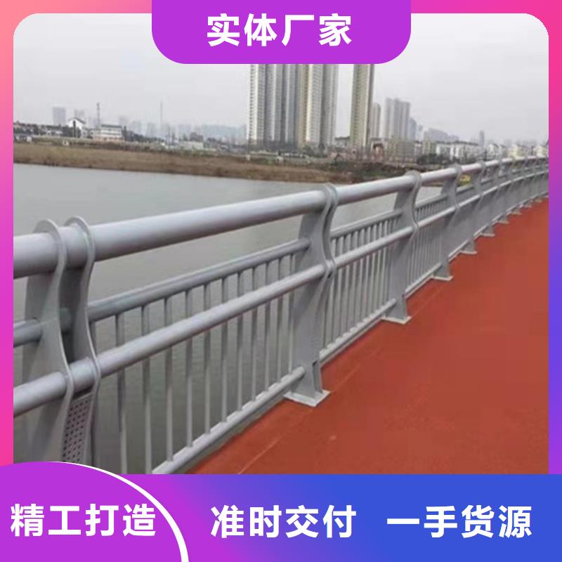 镀锌管仿木河道护栏型号齐全