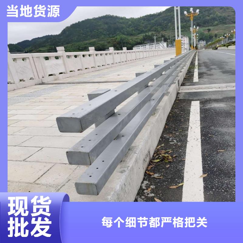 道路护栏结实耐用