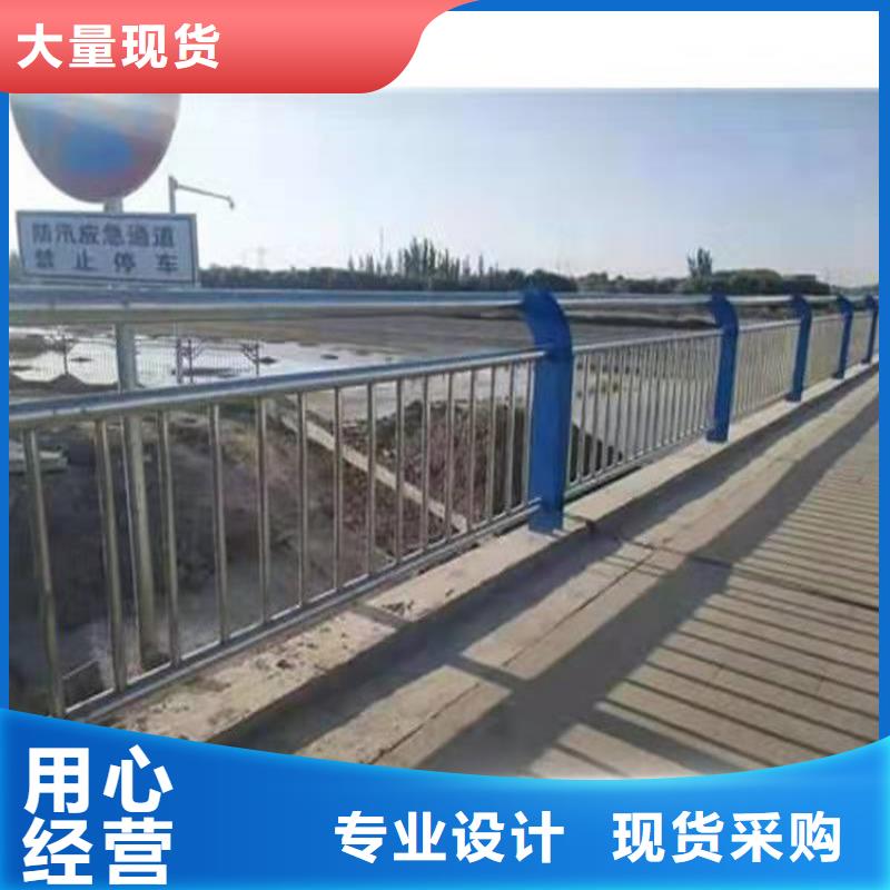 肇庆同城卖钢背木护栏的生产厂家