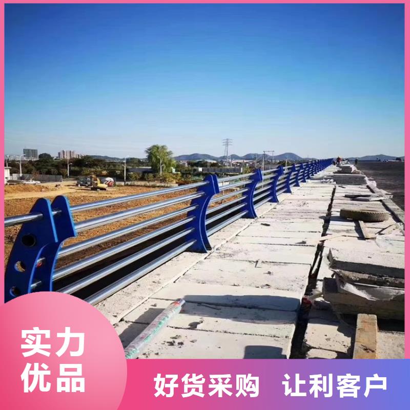 肇庆同城卖钢背木护栏的生产厂家