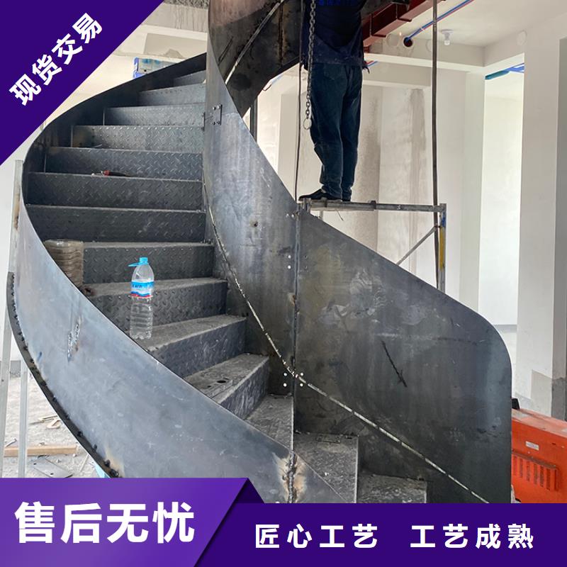 附近(宇通)不锈钢旋转楼梯 制作工艺展示